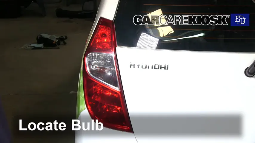 2012 Hyundai i10 Era 1.1L 4 Cyl. Éclairage Feux de marche arrière (remplacer une ampoule)